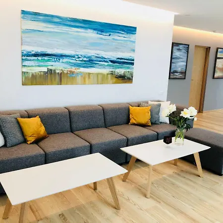 Kassari-nurga Homes Vakantiehuis *